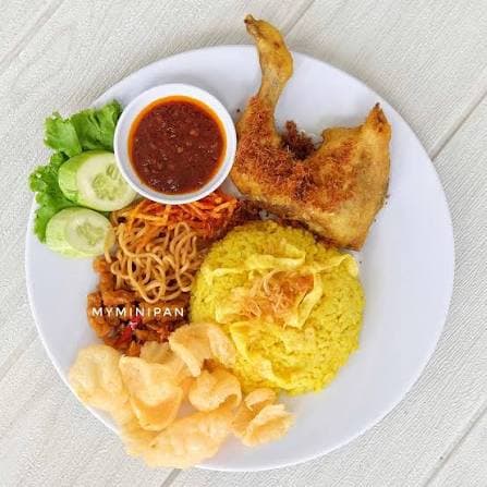 Nasi Kuning Komplit - 1
